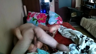 Теперь уже бывшая супруга прыгает на толстом конце любовника