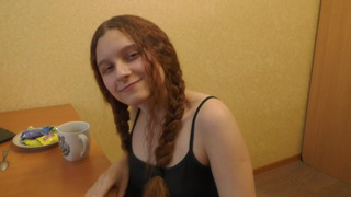 Еби ?? Я к тебе не на чай, а на стояк пришла, дрочить я и дома могу